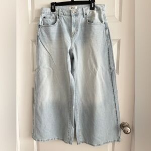 NWOT Urban Outfitters BDG Light Blue Wash Wide-Leg Women Jeans